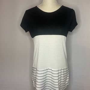 Haomeili Black/White Short Sleeve Shirt